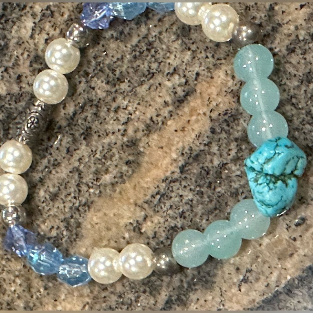 Handmade blue beaded stretch bracelet stone like charm